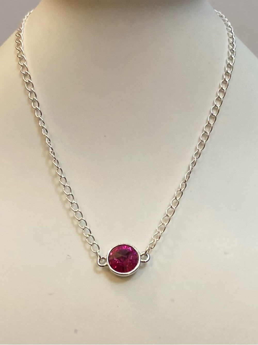NEW Swarovski Fuchsia Rivoli Crystals necklace